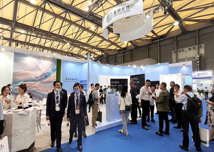 365电竞光伏初次亮相SNEC光伏大会暨(上海)展览会，超高人气见证品牌实力！