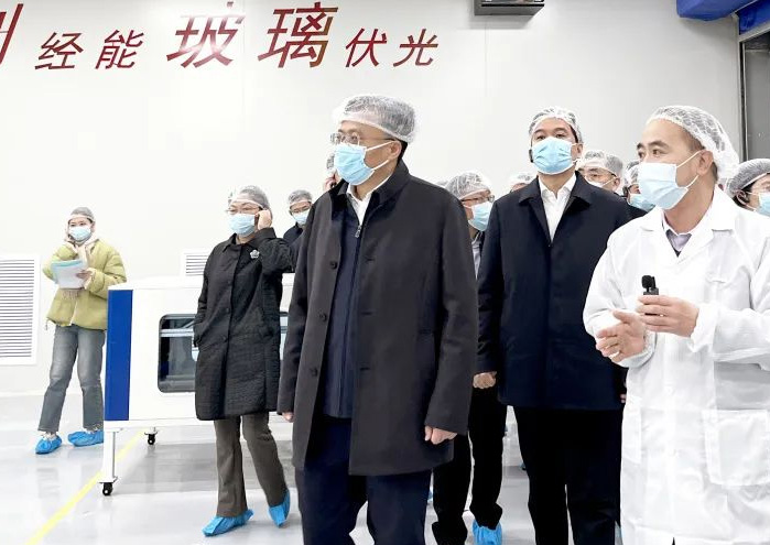 省市辅导走进365电竞光伏调研异质结电池智能出产车间
